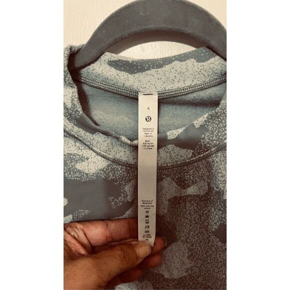 Lululemon Close To Crossing Gray Camouflage Long Sleeve Top Size 4 (B) - Picture 5 of 13